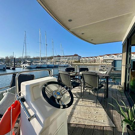 Exklusives Ostsee-Hausboot, Kueche Mit Spueler, Tv, Grosse Sonnenterrasse, 3X Kostenfreie Kfz-Parkplaetze, Klimaanlage, Bis Zu 6 Personen, 2X Baeder, Waschmaschine บอลเทินฮาเกิน ภายนอก รูปภาพ
