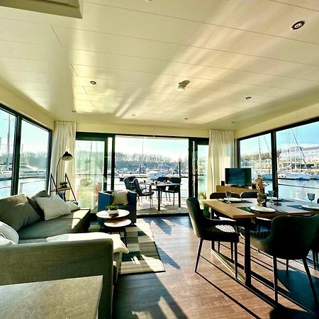 Exklusives Ostsee-Hausboot, Kueche Mit Spueler, Tv, Grosse Sonnenterrasse, 3X Kostenfreie Kfz-Parkplaetze, Klimaanlage, Bis Zu 6 Personen, 2X Baeder, Waschmaschine บอลเทินฮาเกิน ภายนอก รูปภาพ