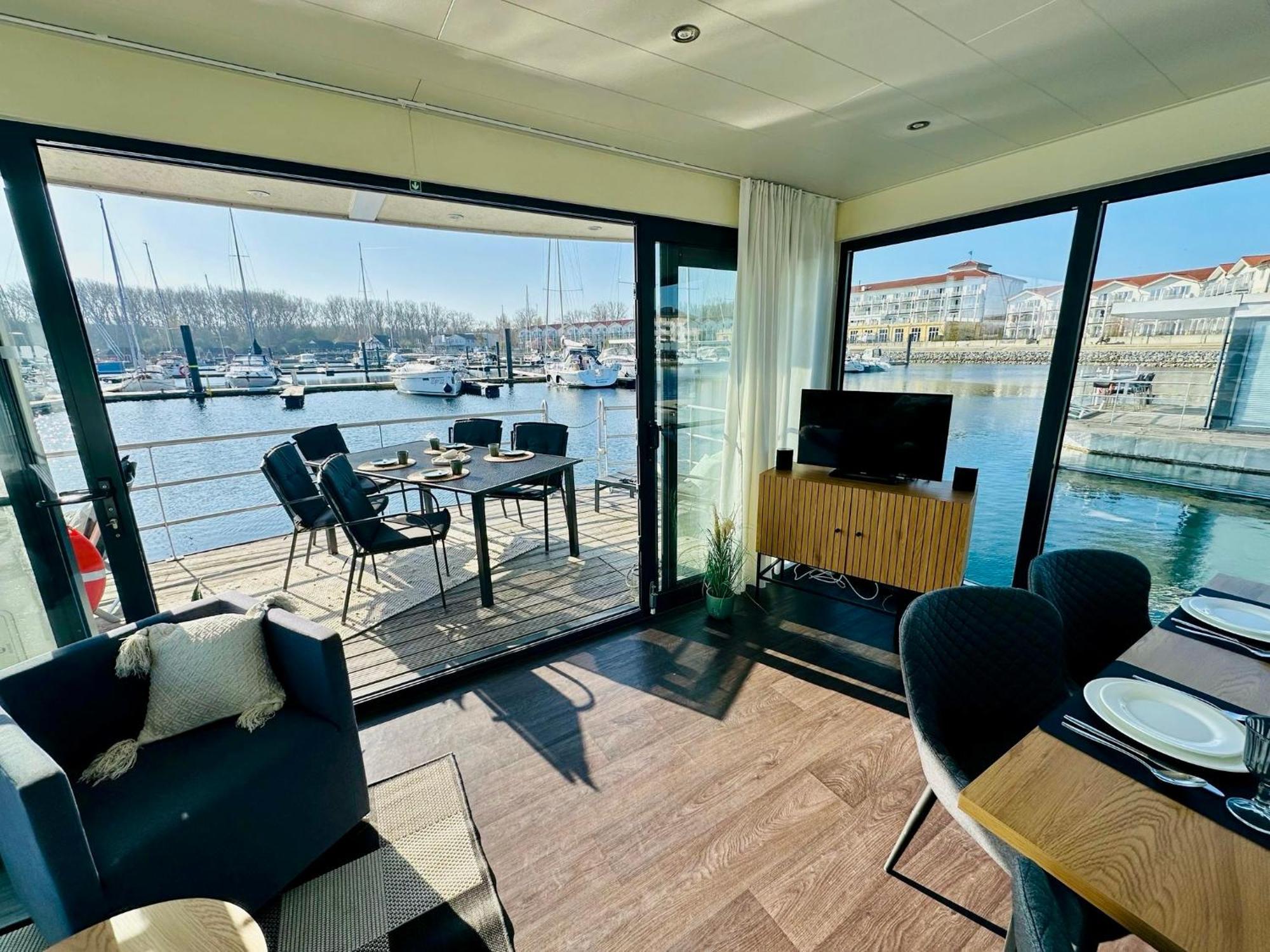 Exklusives Ostsee-Hausboot, Kueche Mit Spueler, Tv, Grosse Sonnenterrasse, 3X Kostenfreie Kfz-Parkplaetze, Klimaanlage, Bis Zu 6 Personen, 2X Baeder, Waschmaschine บอลเทินฮาเกิน ภายนอก รูปภาพ